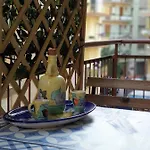 Domus Apartament Salerno